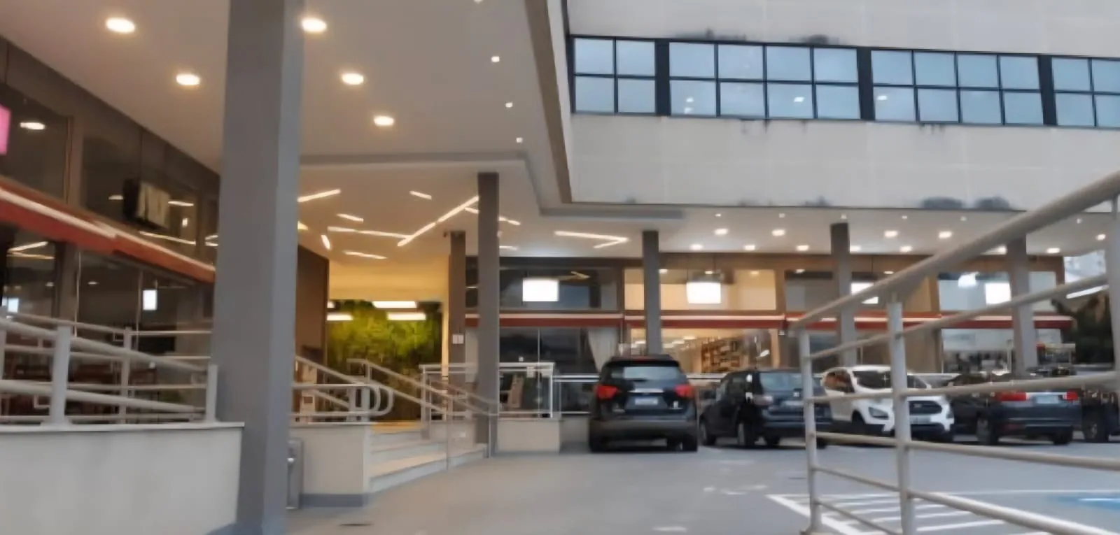 Entrada do Open Mall Pátio Jaguaré, onde fica o Ateliê Villa São Francisco